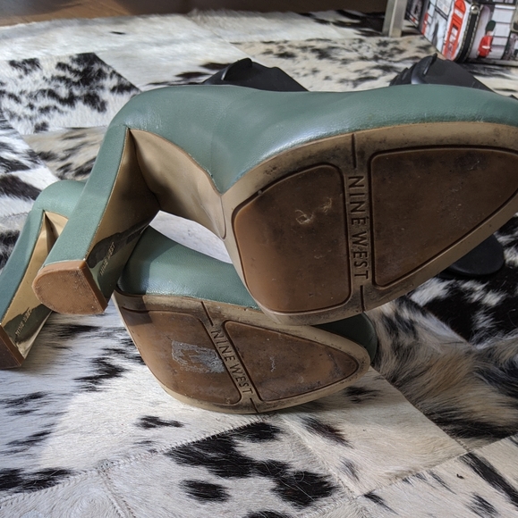 Nine West pump - Picture 4 of 6